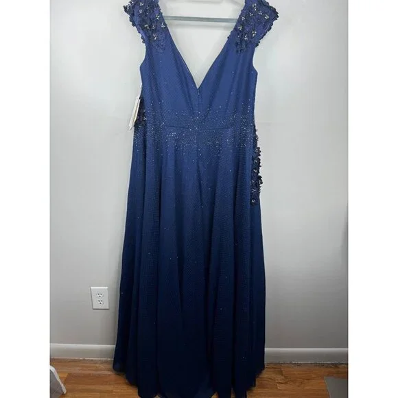 Mac Duggal 11152 3D Floral Applique A-Line Evening Gown Midnight Blue Sz. 20 NWT - Picture 7 of 8